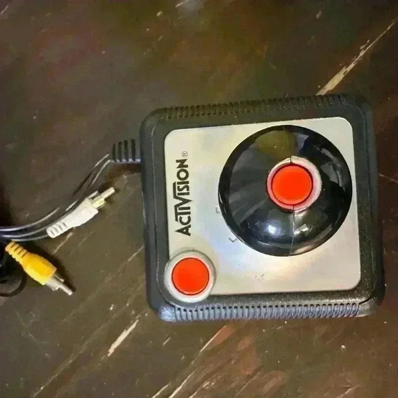 Activision Plug and Play TV Games Joystick 2004 Jakks Pacific Retro - Picture 2 of 5